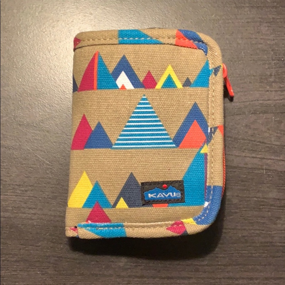 Kavu Zippy Wallet NWOT